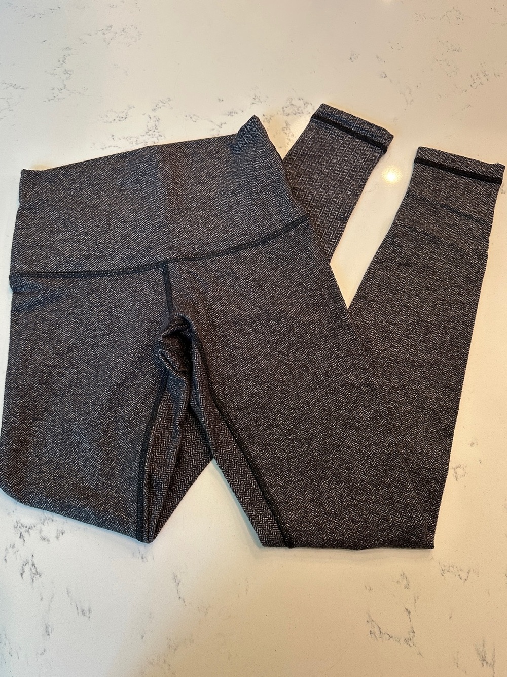 Lululemon Athletica Gray Black Herringbone Wunder Under Leggings size 4